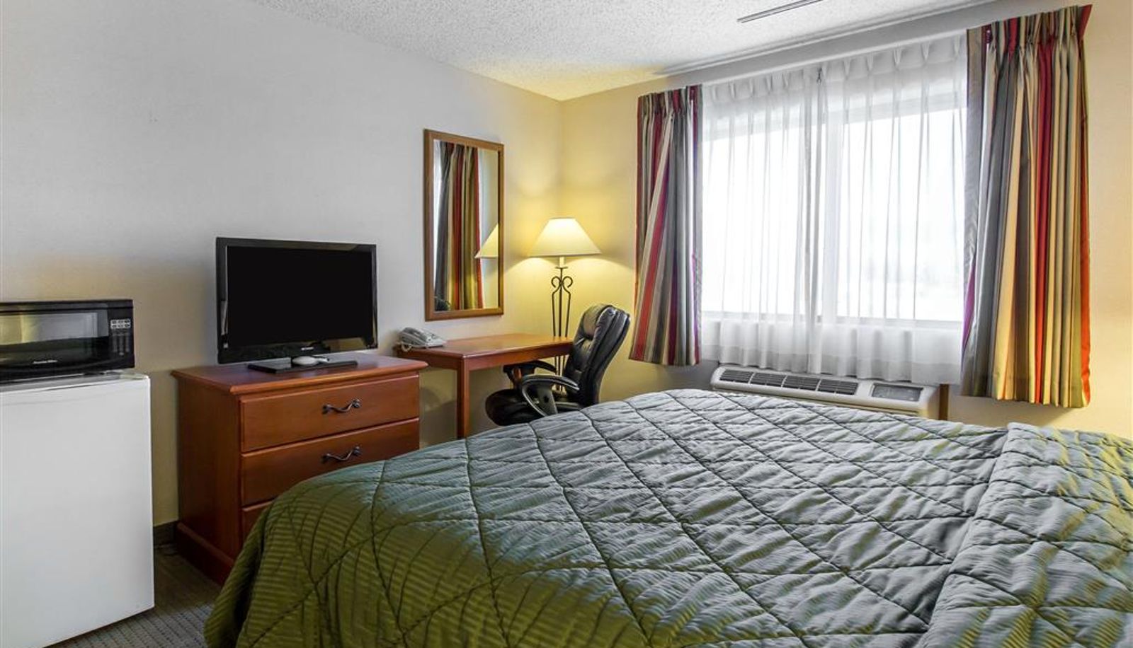 Room - Quality Inn Delta Gateway to Rocky Mountains