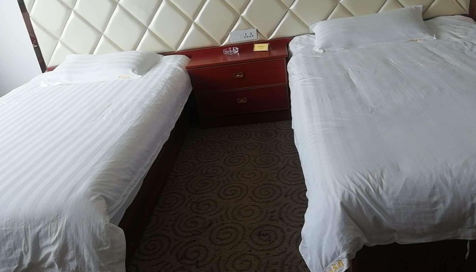 Area esterna dell'hotel - Saturday Business Hotel