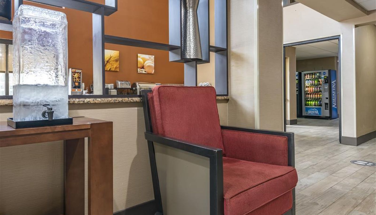 Hall - Comfort Inn Yulee - Fernandina Beach
