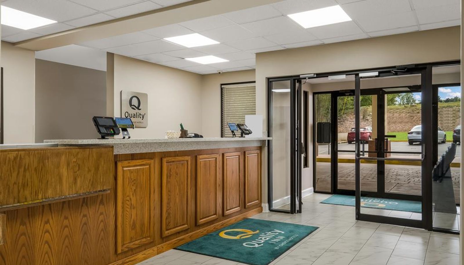 Hall - Quality Inn Jefferson