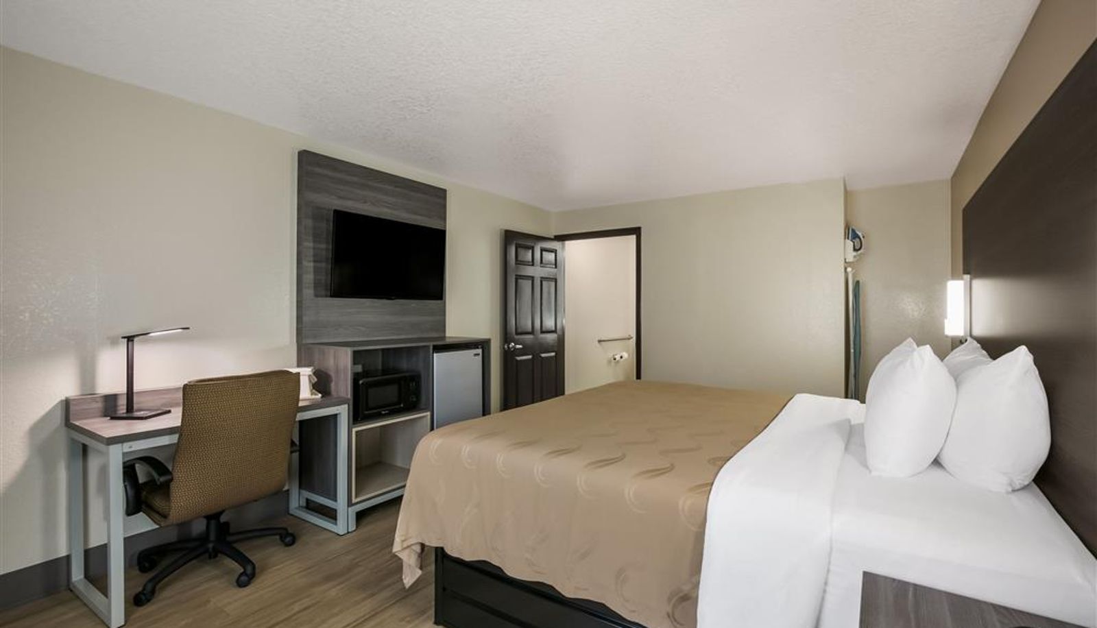 Room - Quality Inn Commerce at I-85