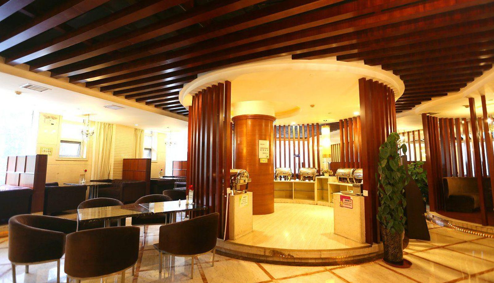 Buitenruimte van het hotel - Earl Holiday Inn (Fangte Store)