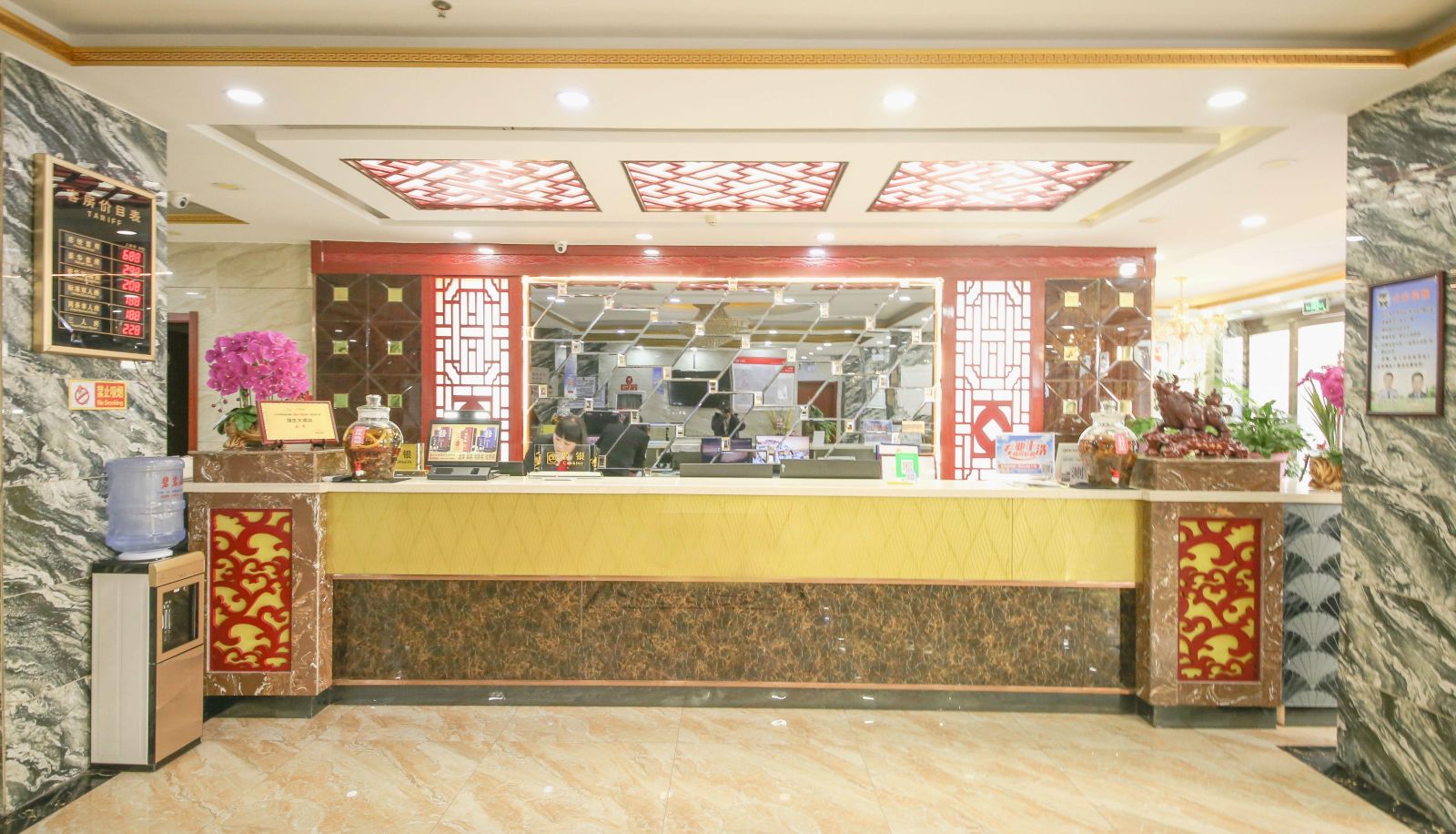 Buitenruimte van het hotel - Johnson&Johnson Hotel (Block A)