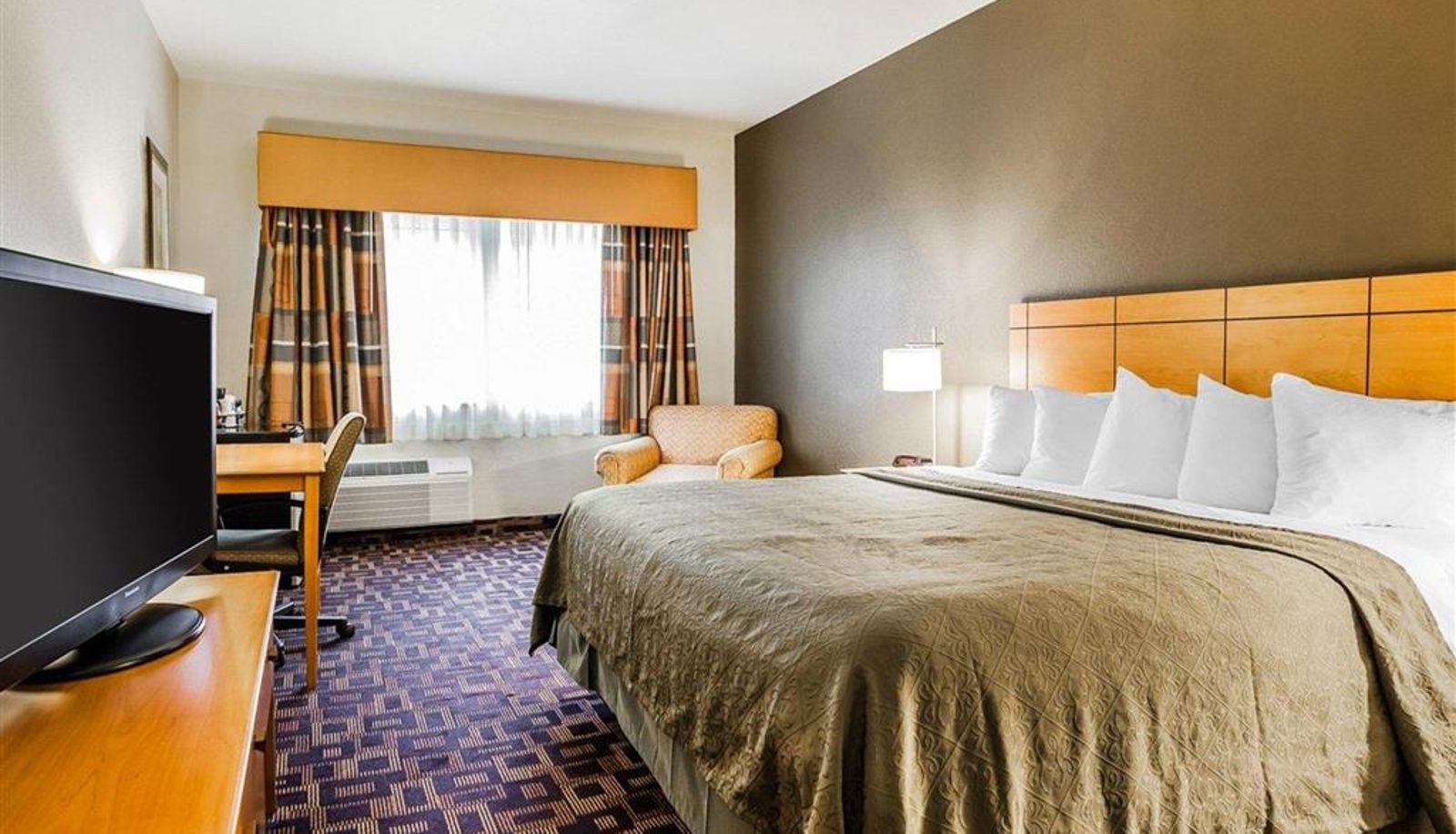 Camera - Quality Inn & Suites Des Moines Airport