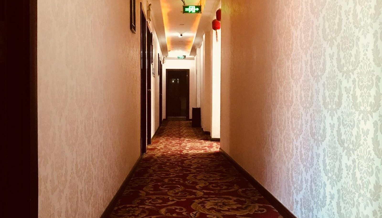Zona exterior del hotel - Hongtai Business Hotel