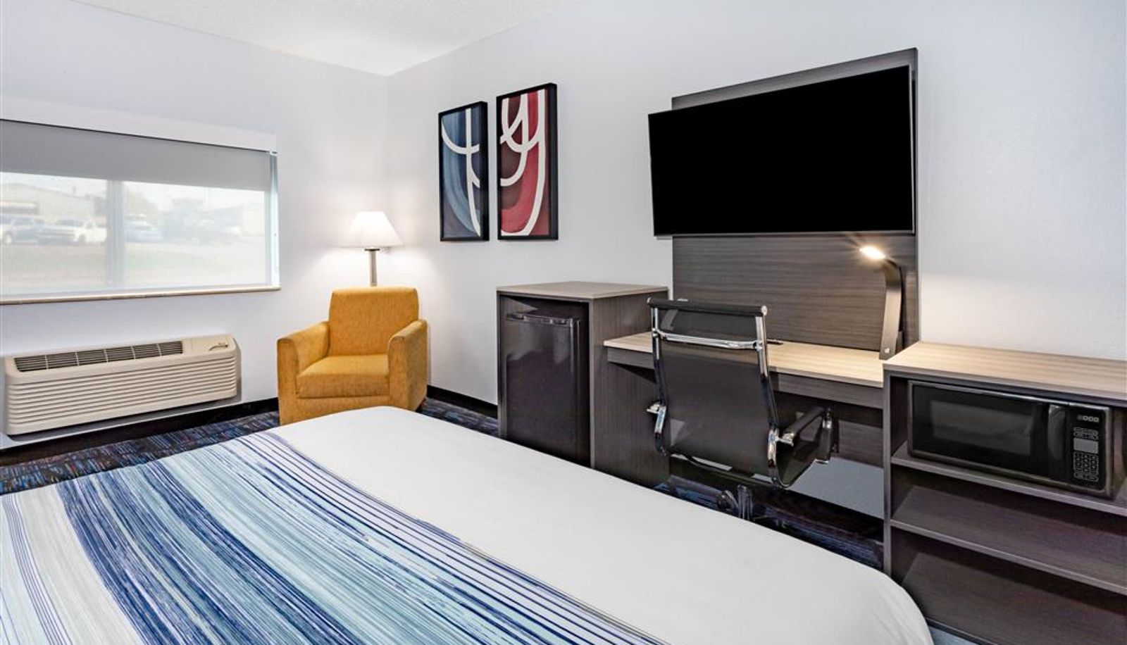 Camera - AmericInn by Wyndham Quincy
