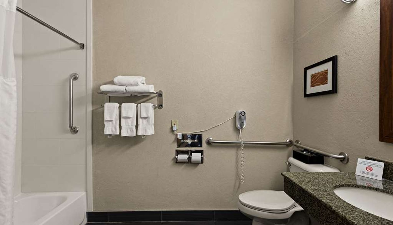 Camera - Comfort Inn Huntington Near University