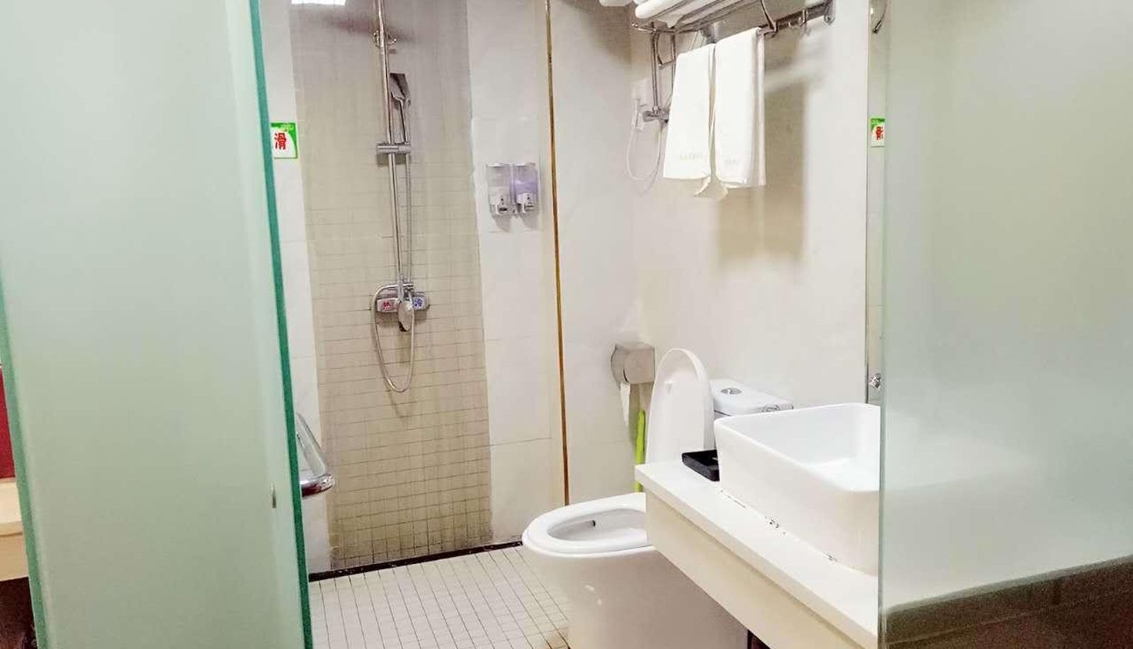 Area esterna dell'hotel - Dongsheng Business Hotel