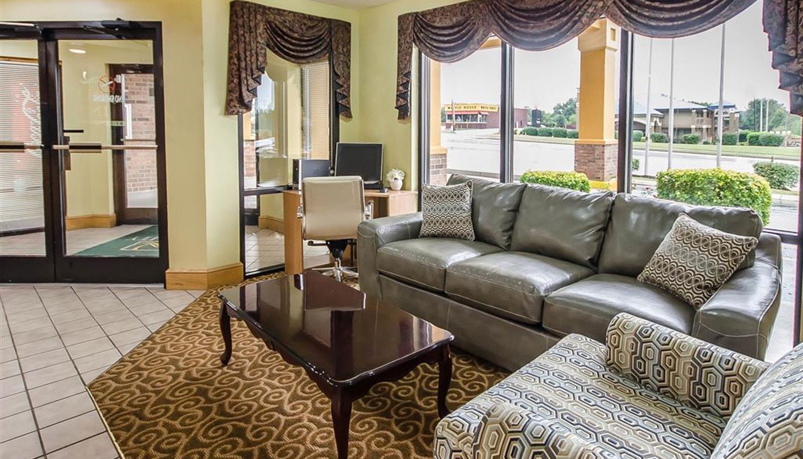 Hal - Quality Inn Franklin South