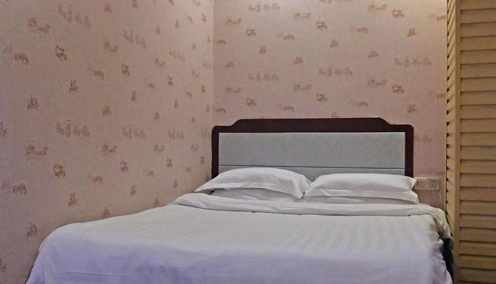 Room - Huaya Club Room