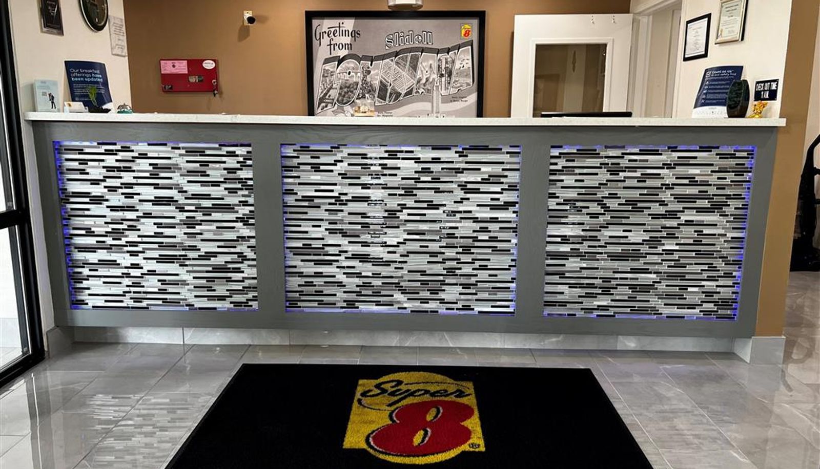 Hall - Super 8 by Wyndham Slidell