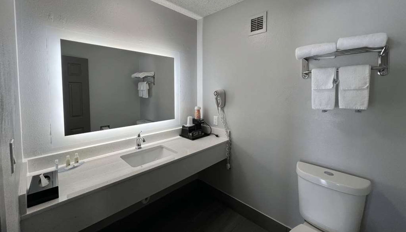 Room - Quality Inn Kinder near Casino