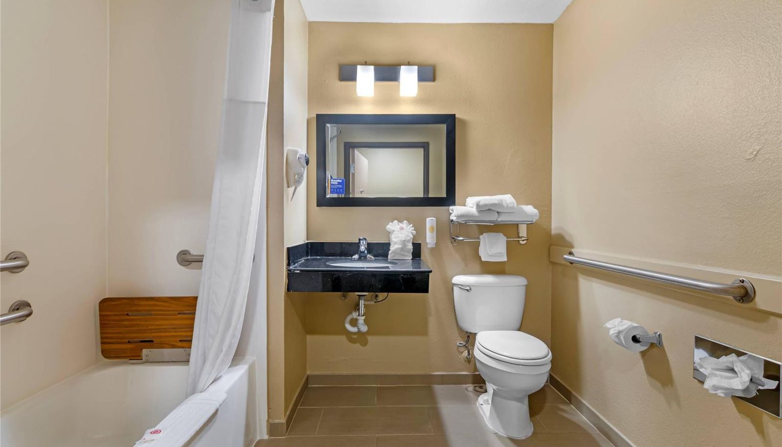 Room - Comfort Inn & Suites Kansas City - Northeast