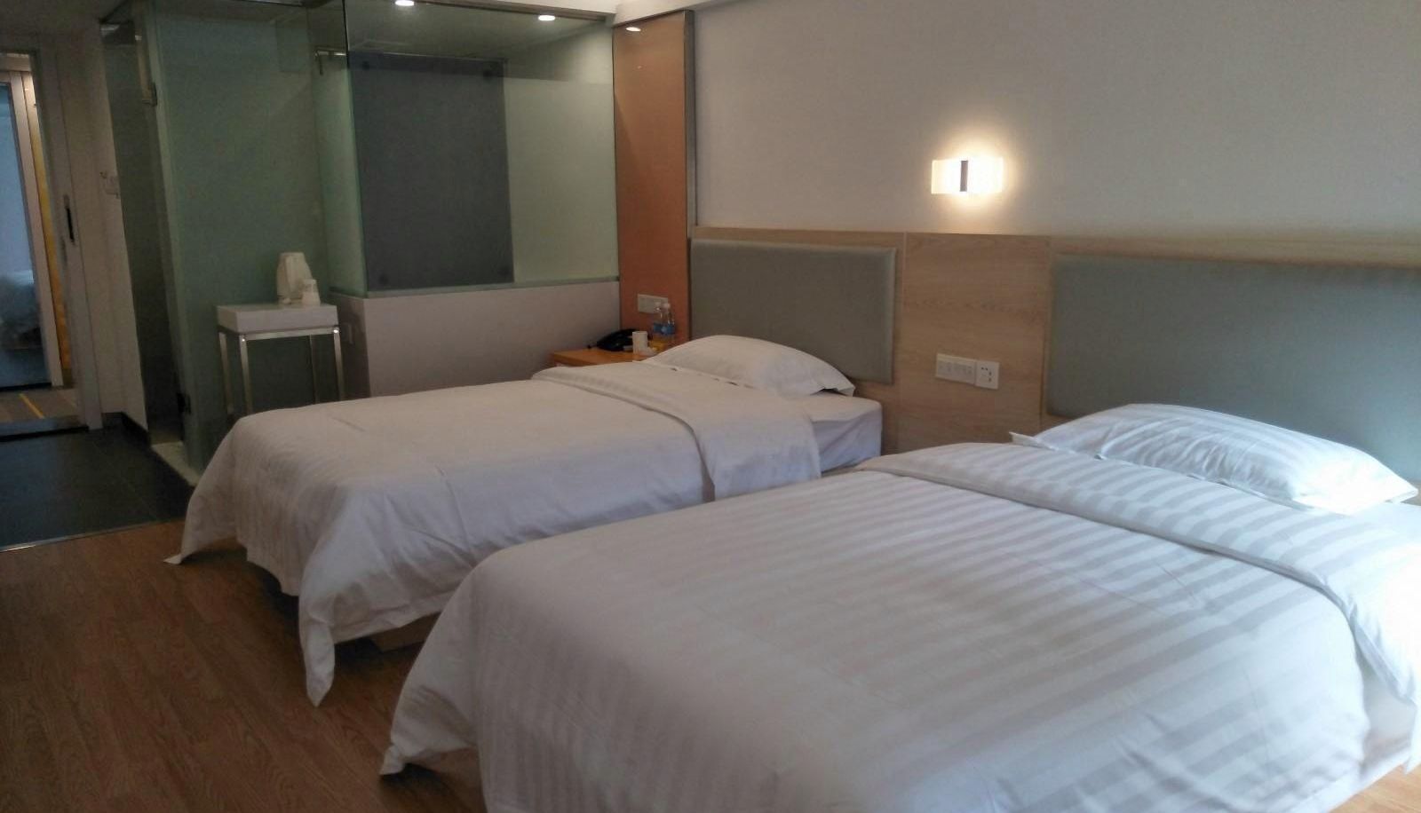 Business-Zimmer - Chuzhou  Mingguang Sports Road 7 days hotel · Huijin Plaza