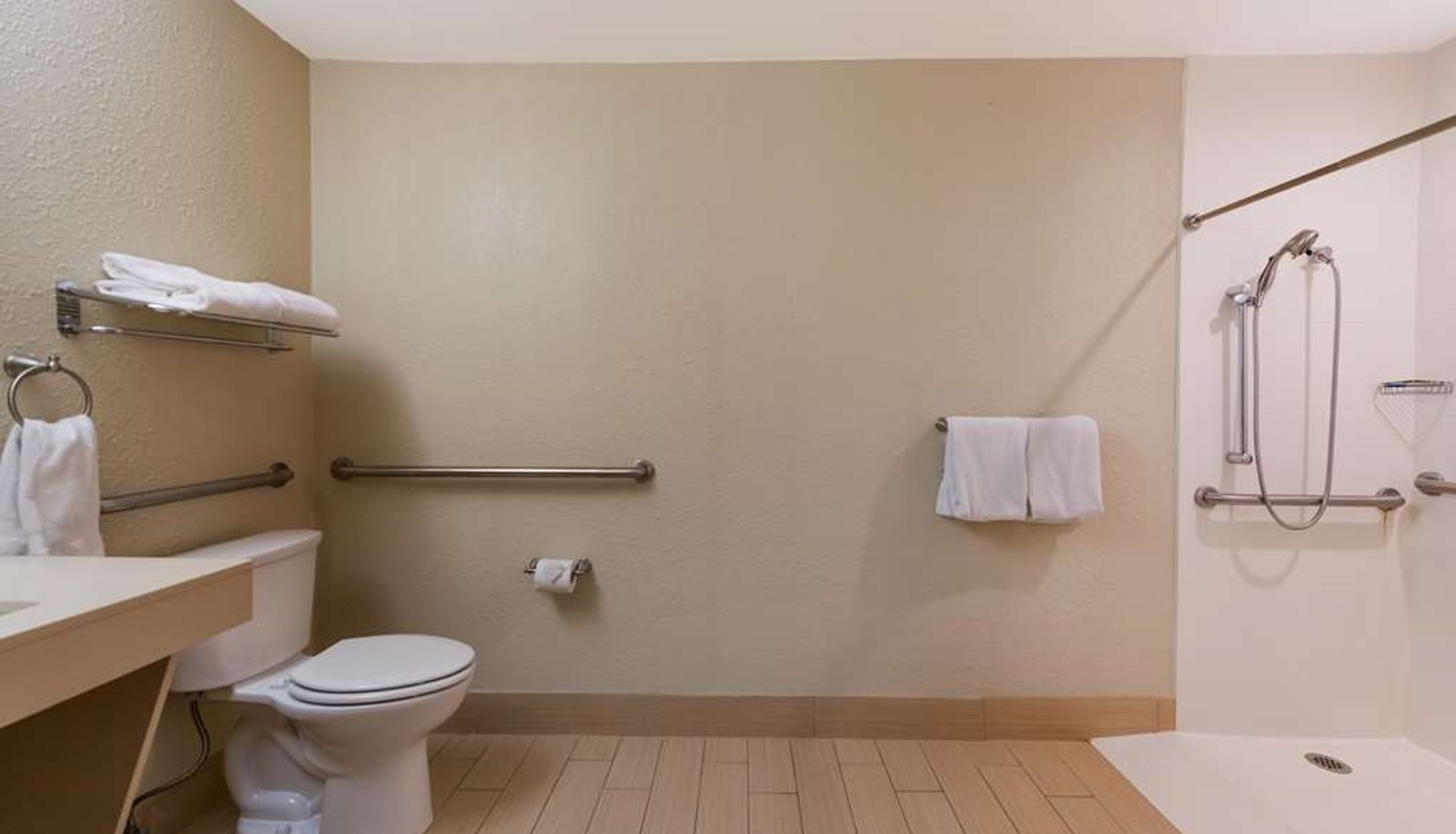 Zimmer - Comfort Inn South Oceanfront