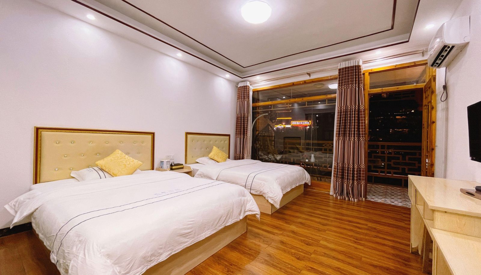 Pokój z widokiem na rzekę - Fengwu Tuojiang Hotel (Phoenix Ancient City Branch)