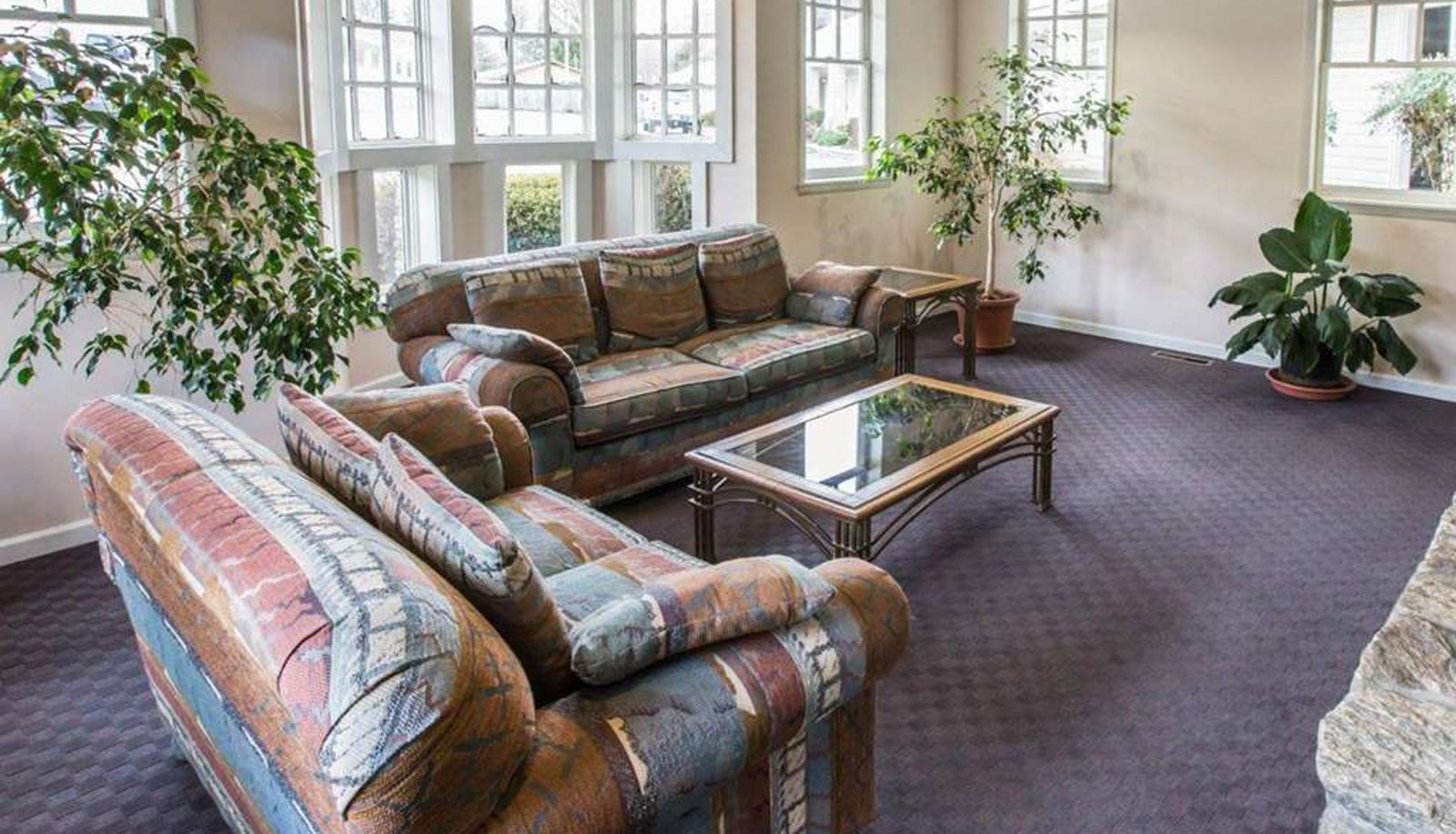 Lobby - SureStay by Best Western Cherokee on the River