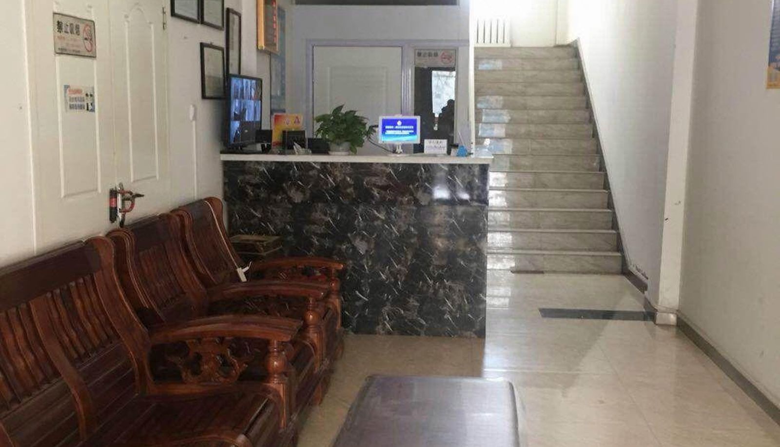 Zona exterior del hotel - Lixin Business Hotel