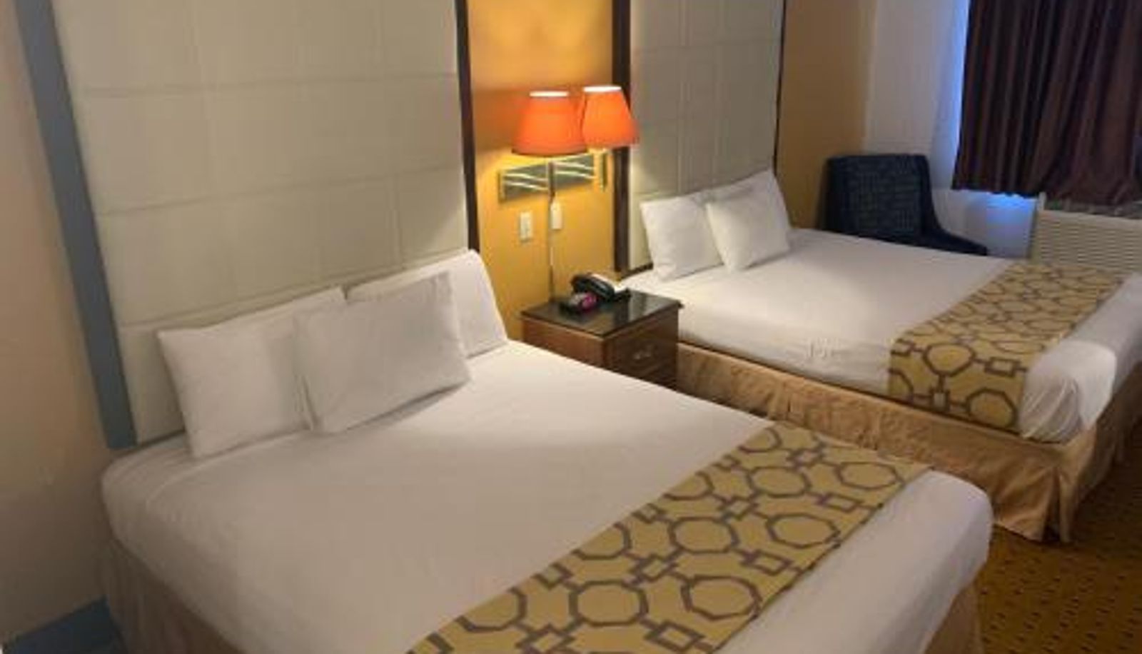 Zimmer - Brentwood Inn & Suites