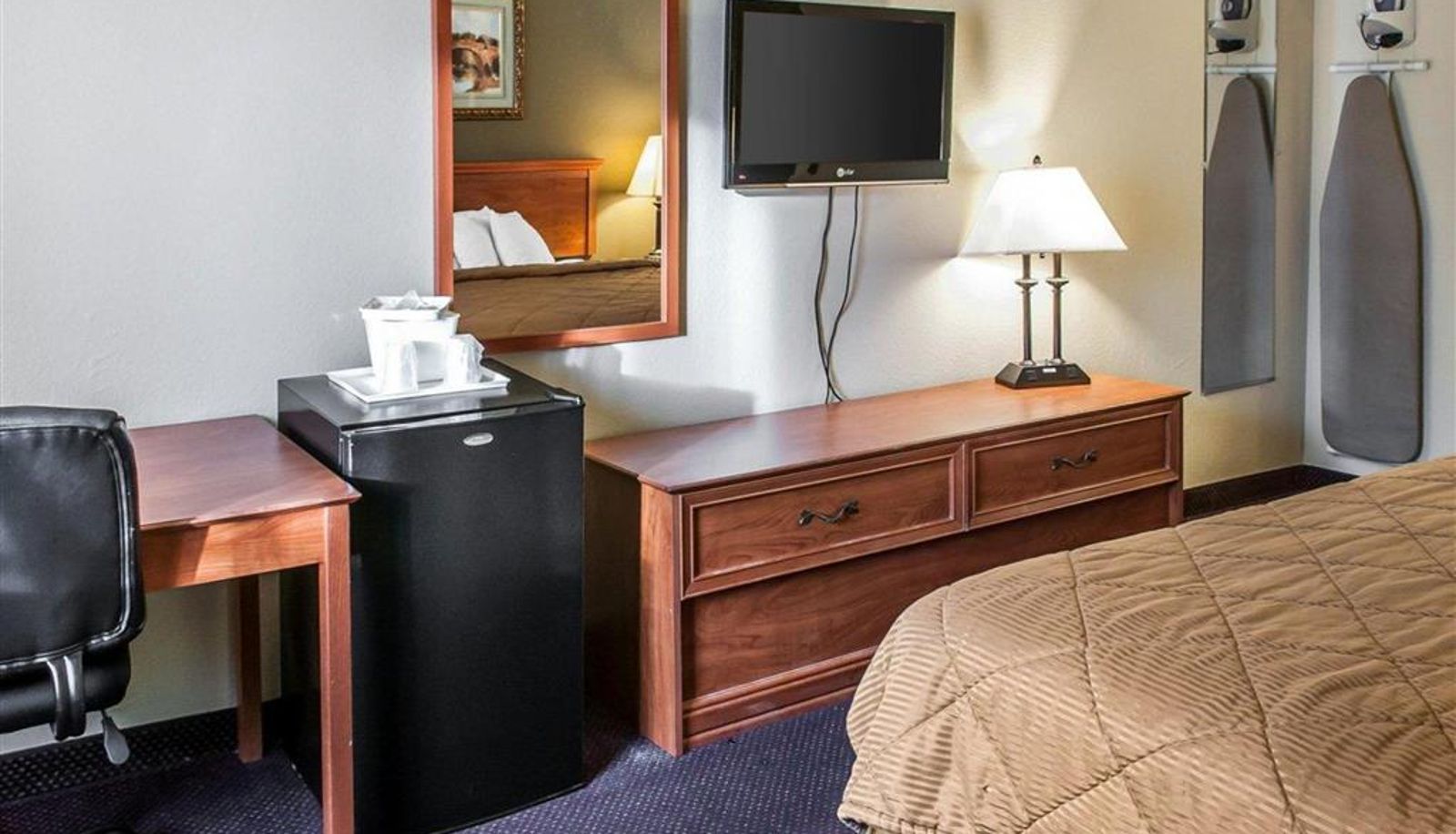 Room - Rodeway Inn Espanola