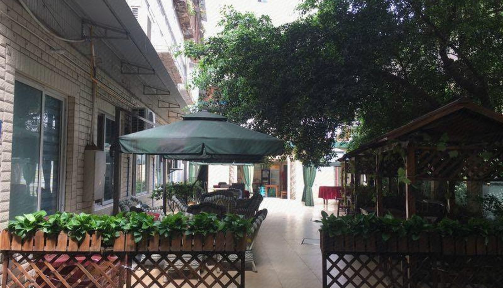 Hotel outdoor area - Qingxin Hotel