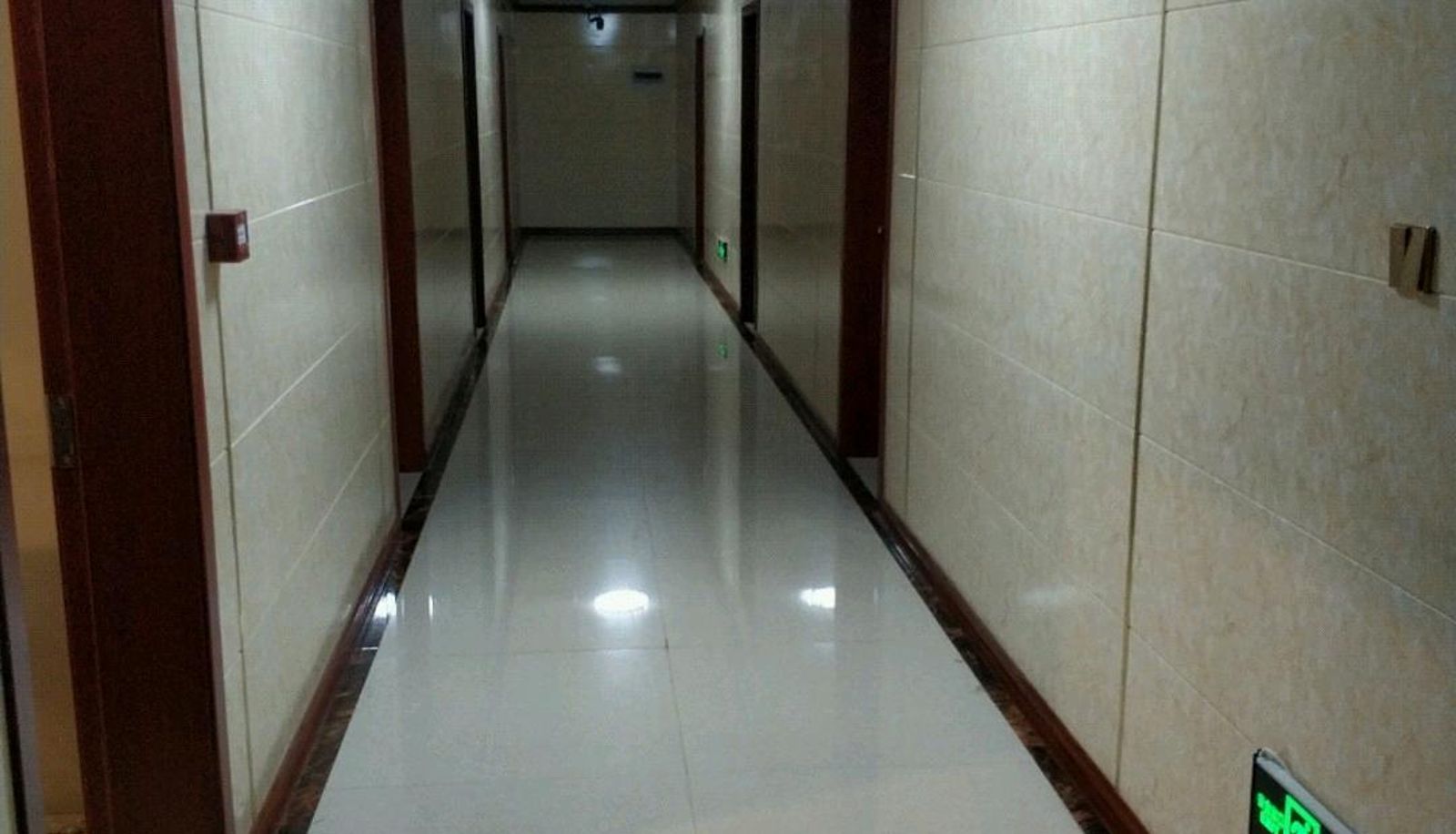 Hotel outdoor area - Guangyuan Business Hotel