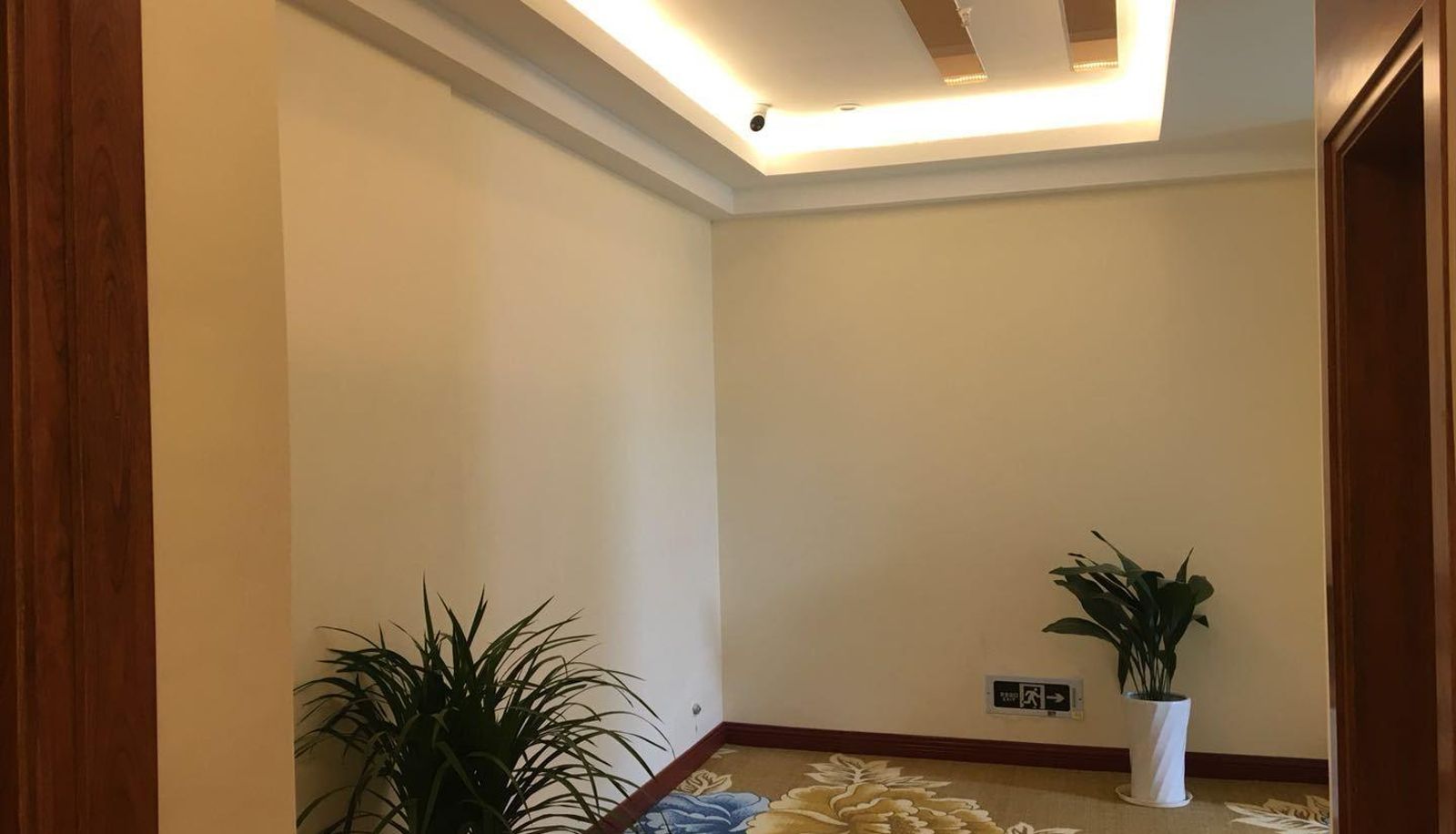 Hotel outdoor area - Chongqing Langui Business Hotel