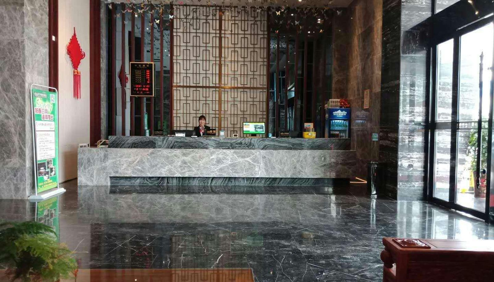 Zona exterior del hotel - Boning Fashion Hotel