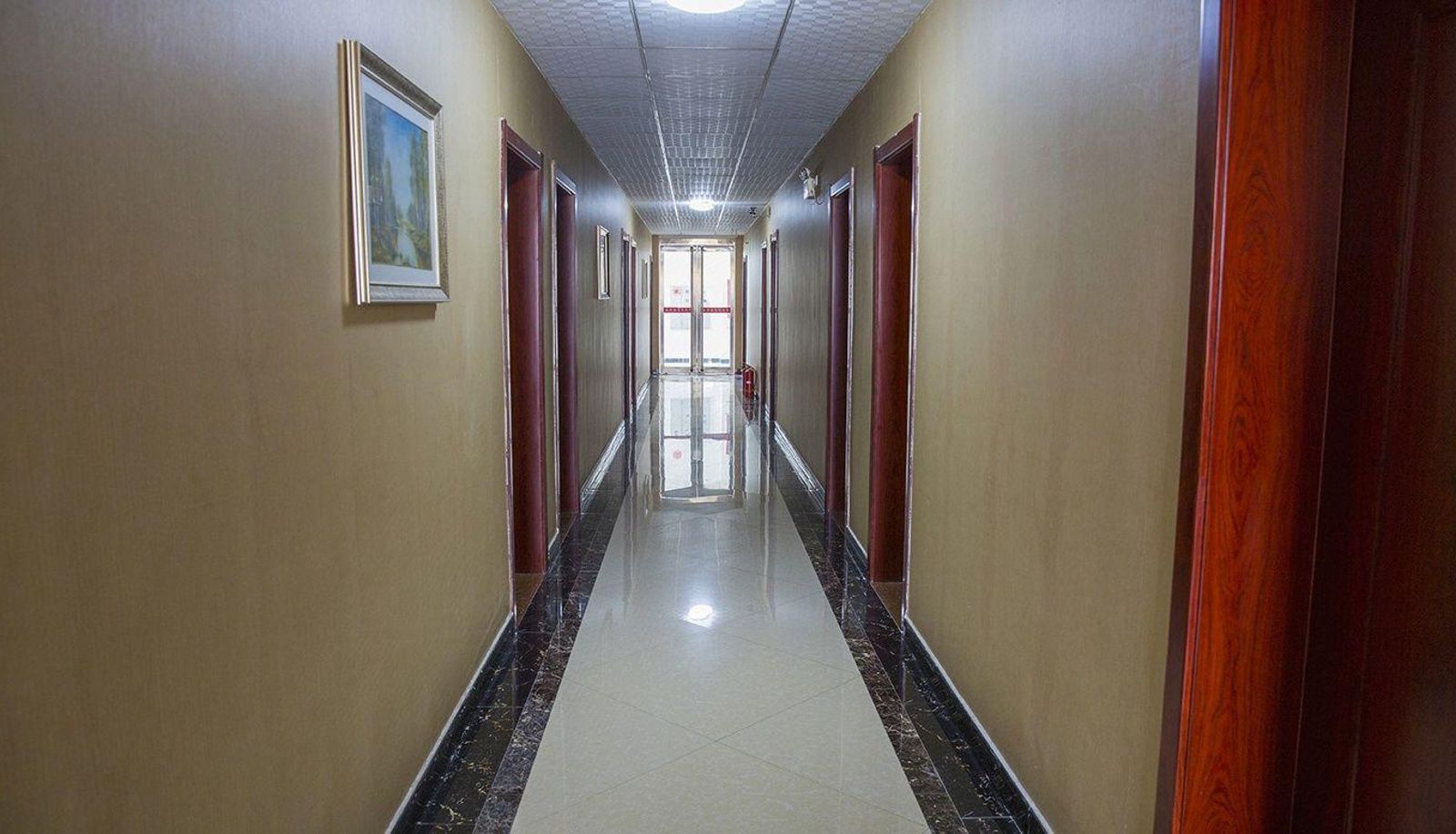 Area esterna dell'hotel - Yonghui Hotel (Longfengshan Ecological Park Store)