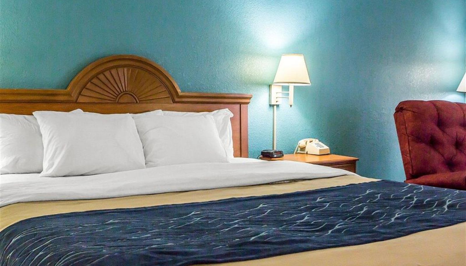 Room - Quality Inn & Suites Circleville