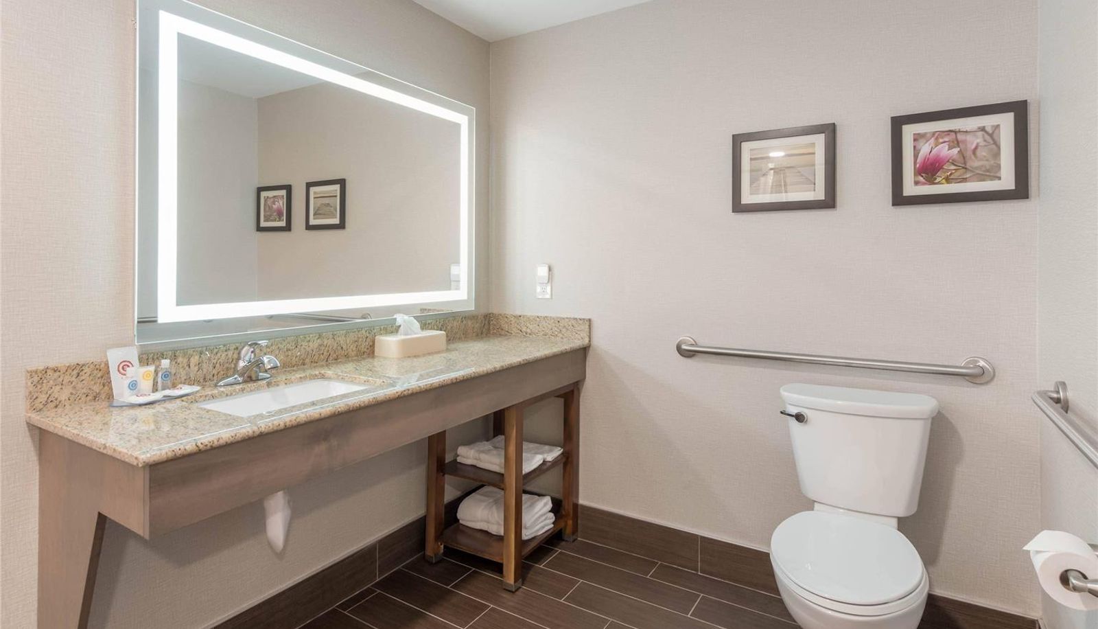 Kamer - COMFORT INN GROVE CITY