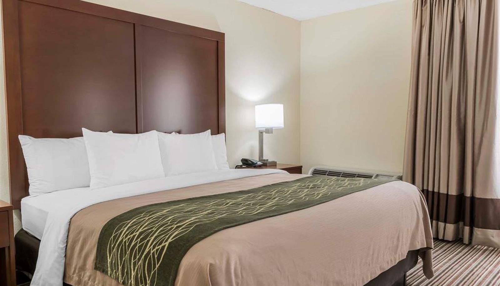Room - Comfort Inn - Pocono Mountains