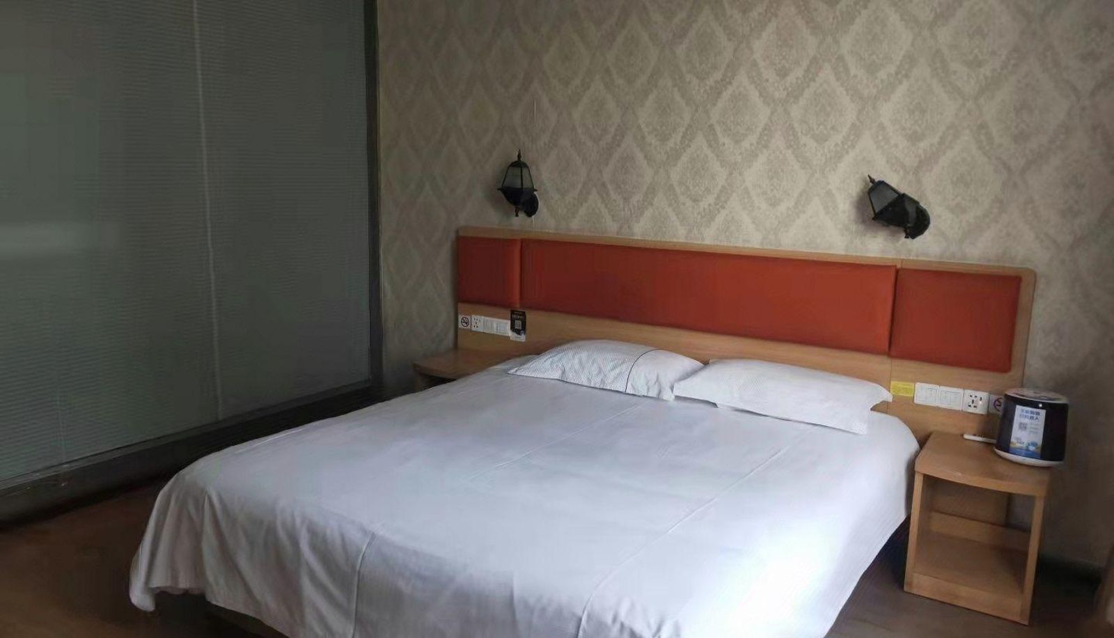 Camera business - Jinling Business Hotel (Xinyi Railway Station Store)