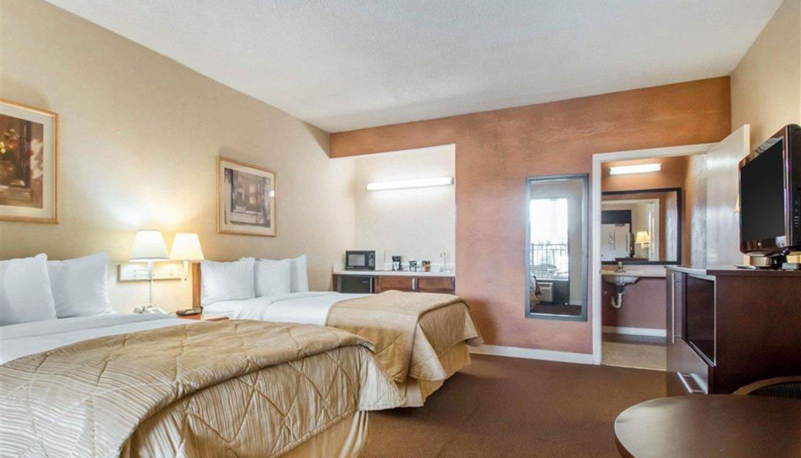 Zimmer - Quality Inn & Suites Ridgeland