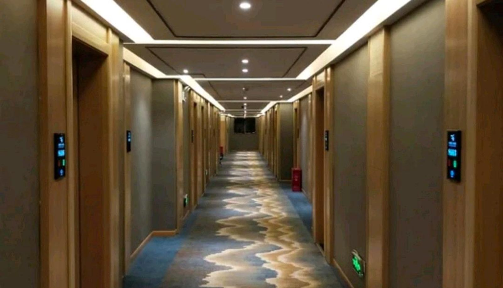 Hotel outdoor area - Leighton Holiday Inn