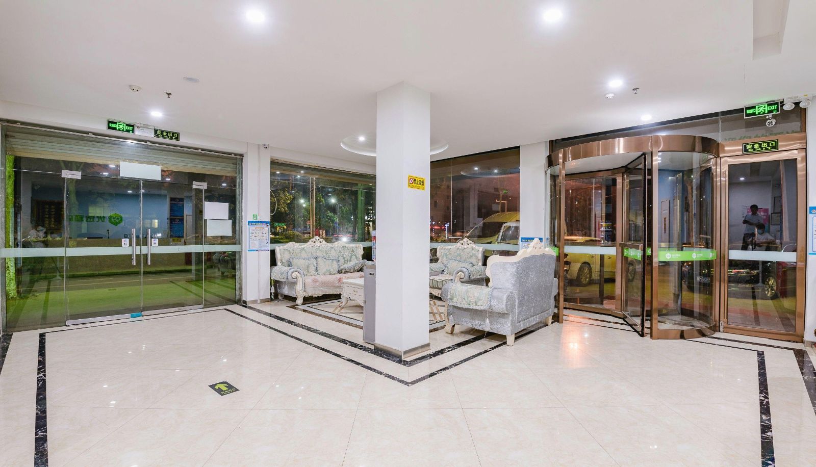 Area esterna dell'hotel - Beautiful Hotel