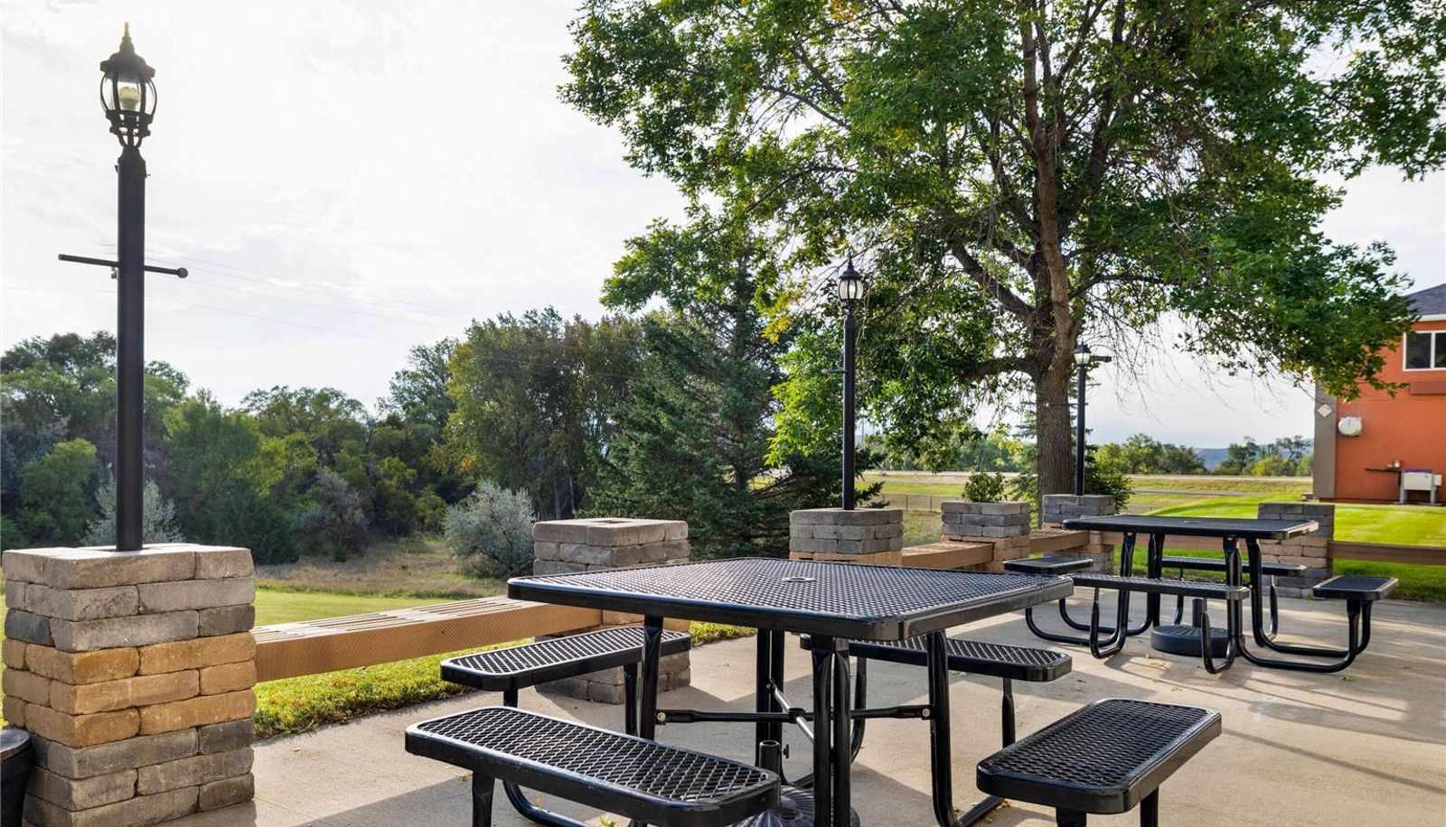 Innenbreich - Howard Johnson by Wyndham Oacoma Hotel & Suites