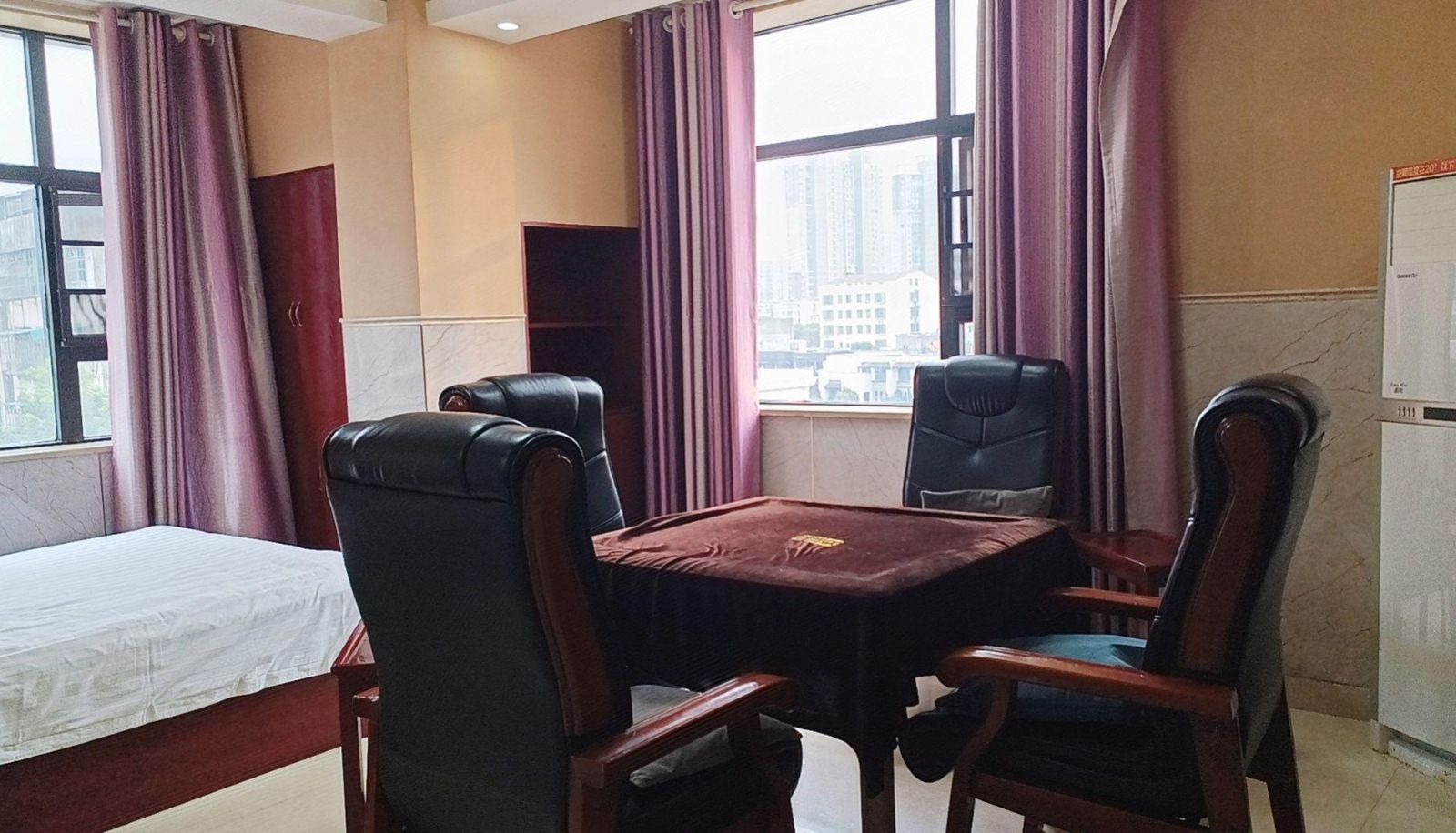 Kamer - Jinghe Hotel (Huarong County Central Bus Station Store)