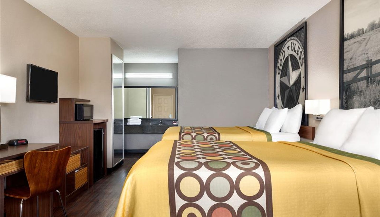 Habitación - Super 8 by Wyndham Universal City