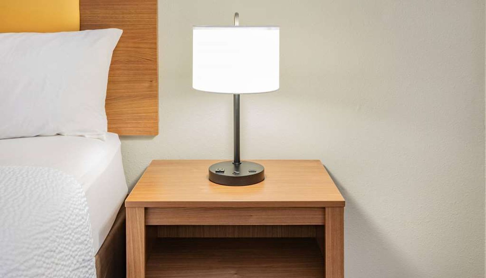 Camera - Days Inn & Suites by Wyndham Huntsville