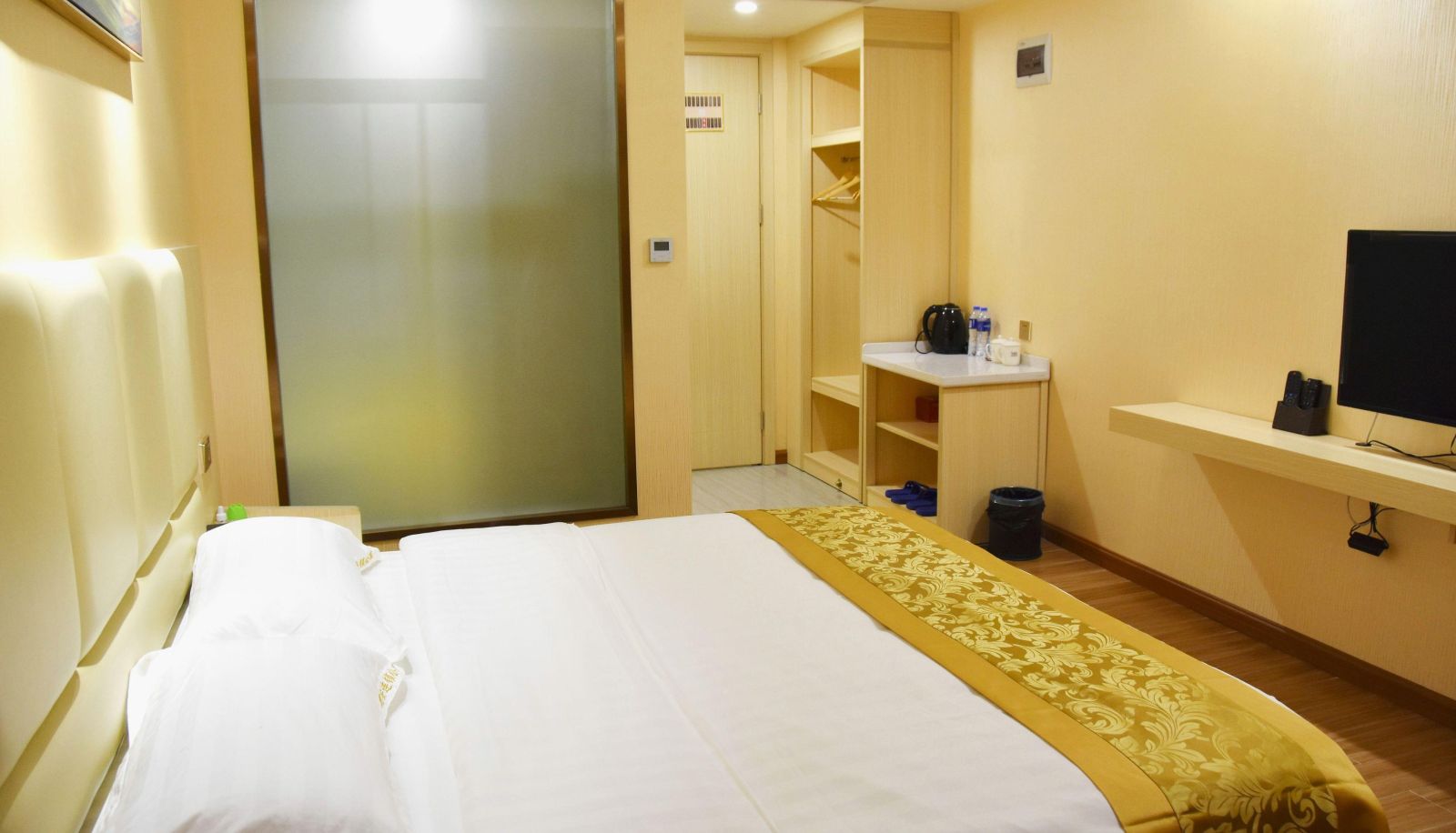 Zimmer - Long'an Youpin Hotel (Danzao Hengjiang Iron Material City Store)
