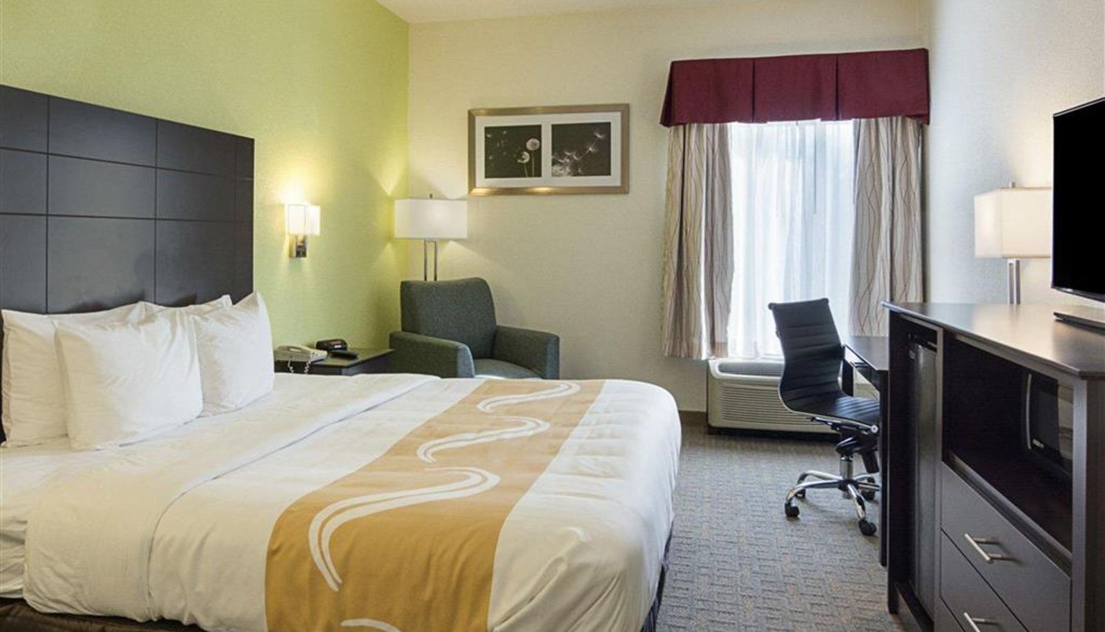 Room - Quality Inn Richmond Airport