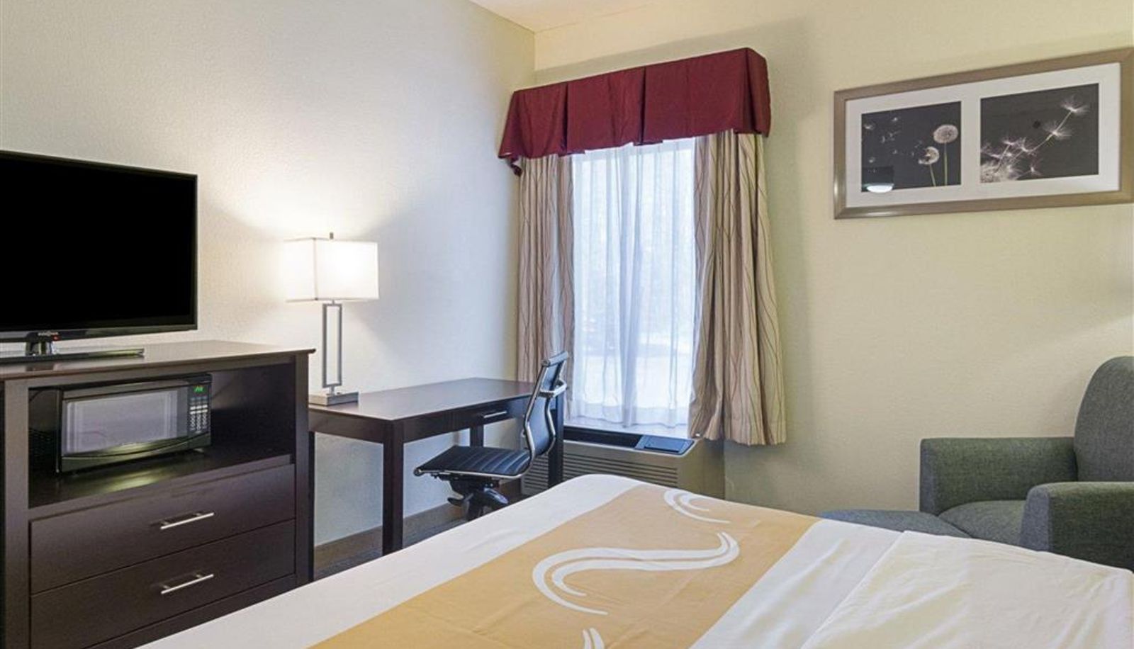 Room - Quality Inn Richmond Airport