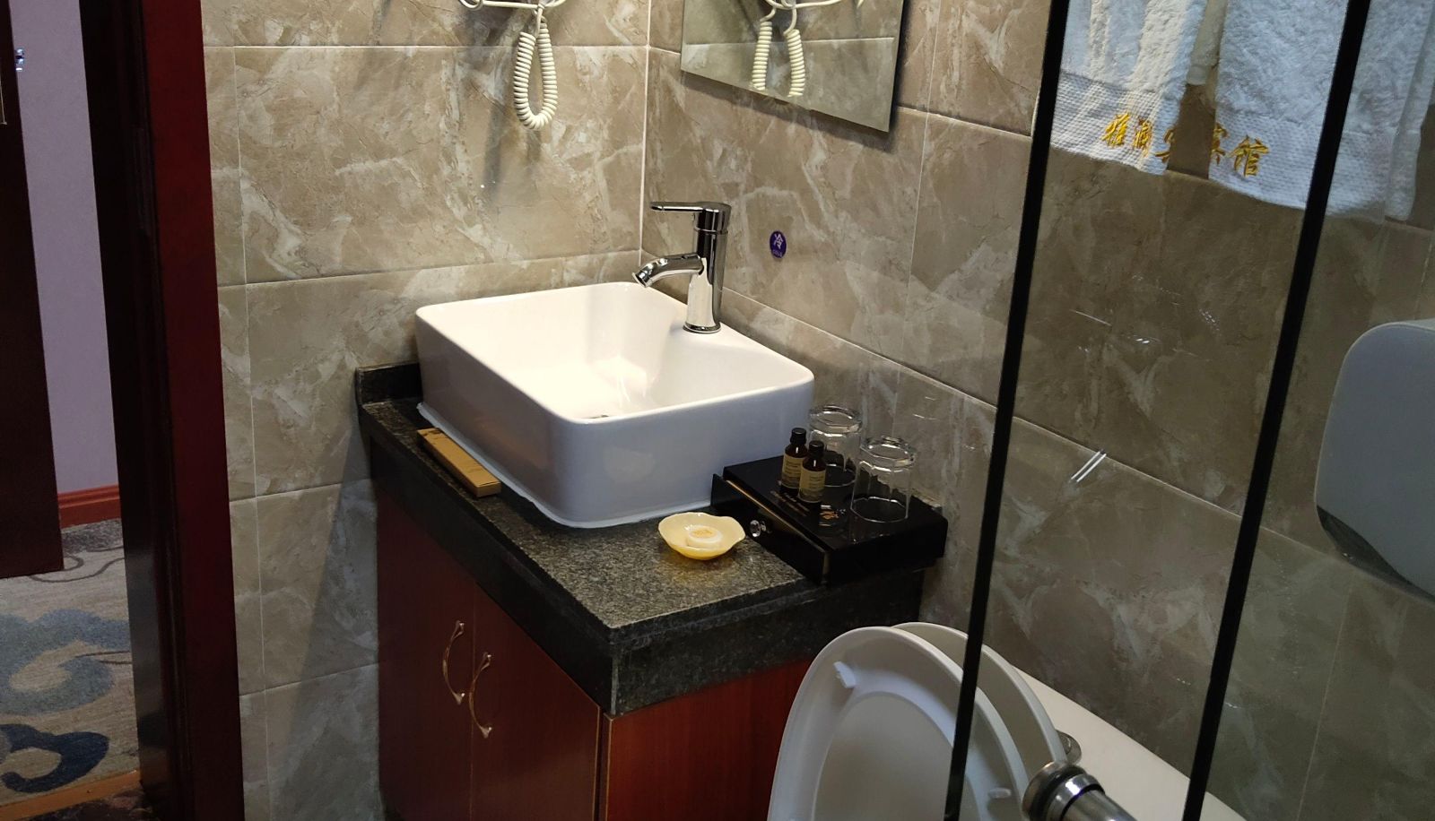 Camera business - Yalan Hotel