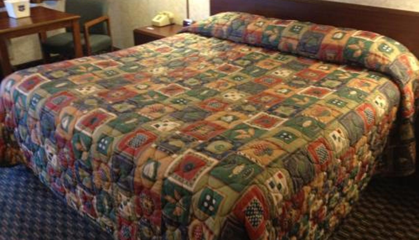 Zimmer - Richmond Inn and Suites
