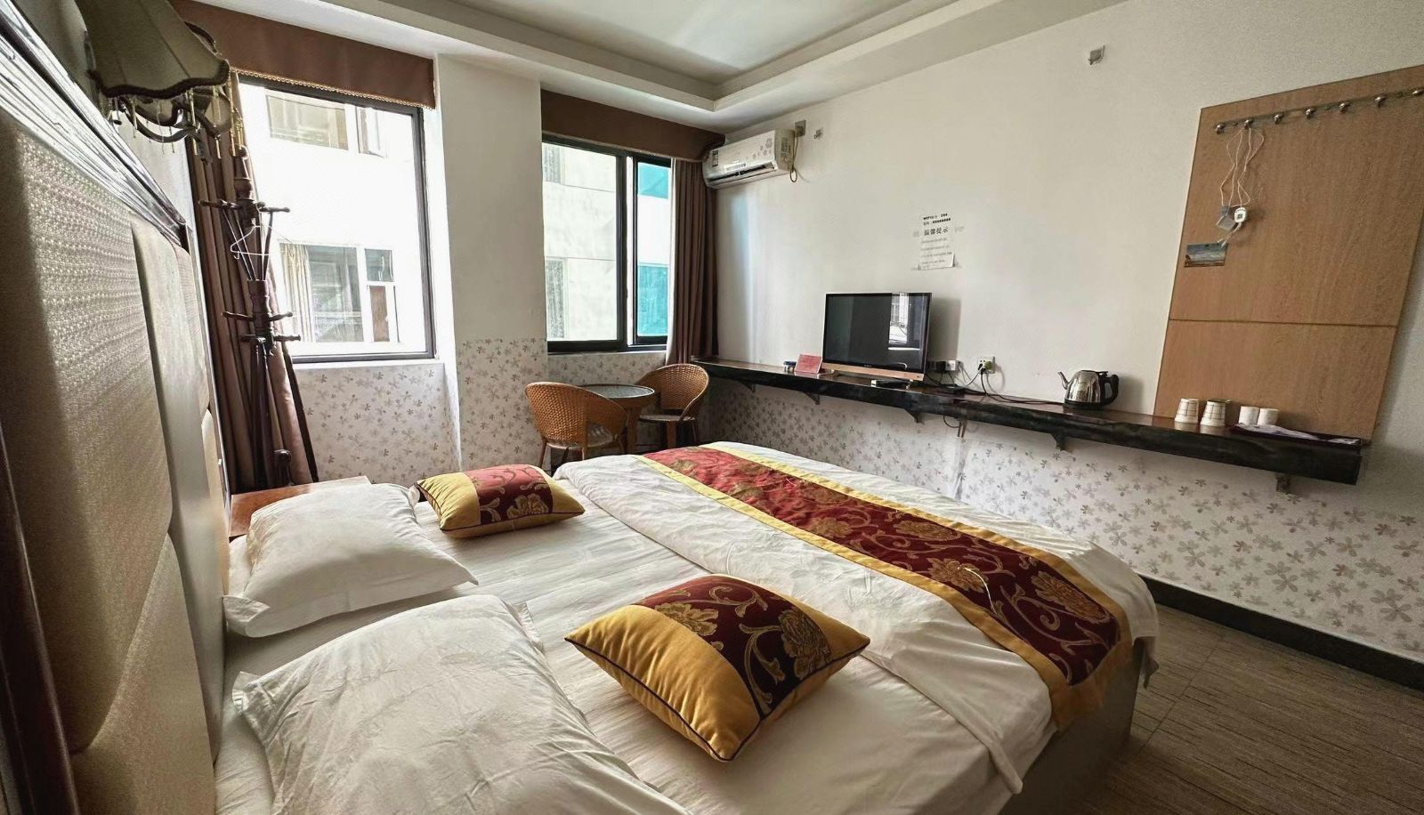 Zona exterior del hotel - Chuxiong Four Seas Hotel (Development Zone Branch)