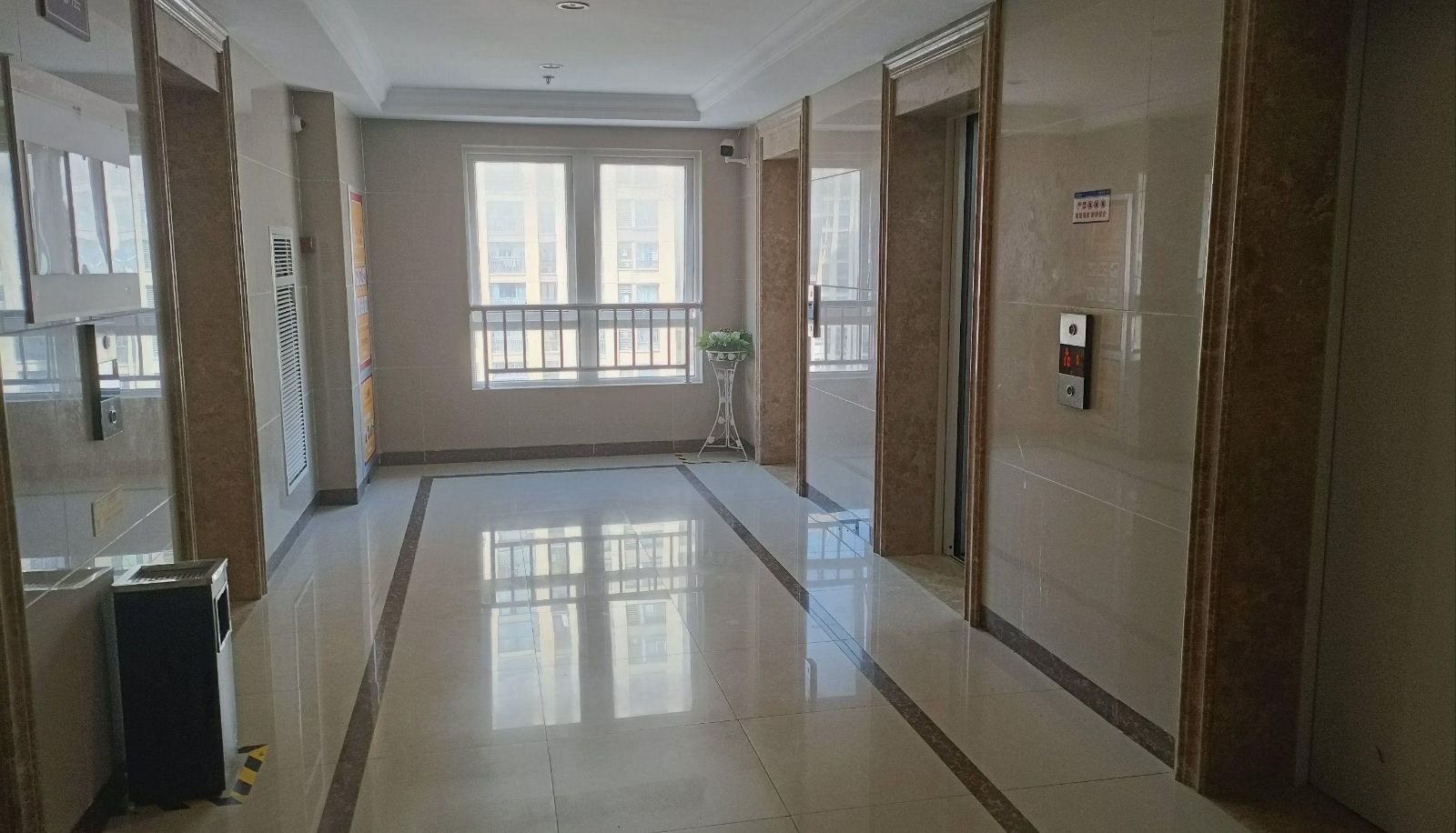 Hotel outdoor area - Kaidun Hotel (Erjia Apartment Store)