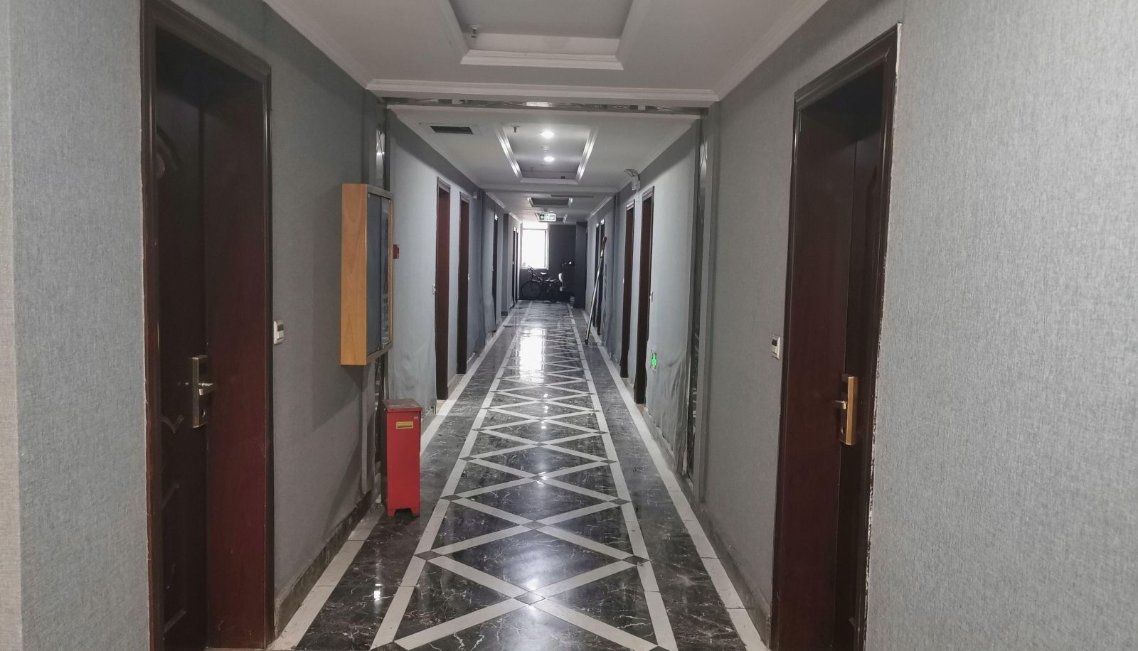 Area esterna dell'hotel - Xinjia Hotel