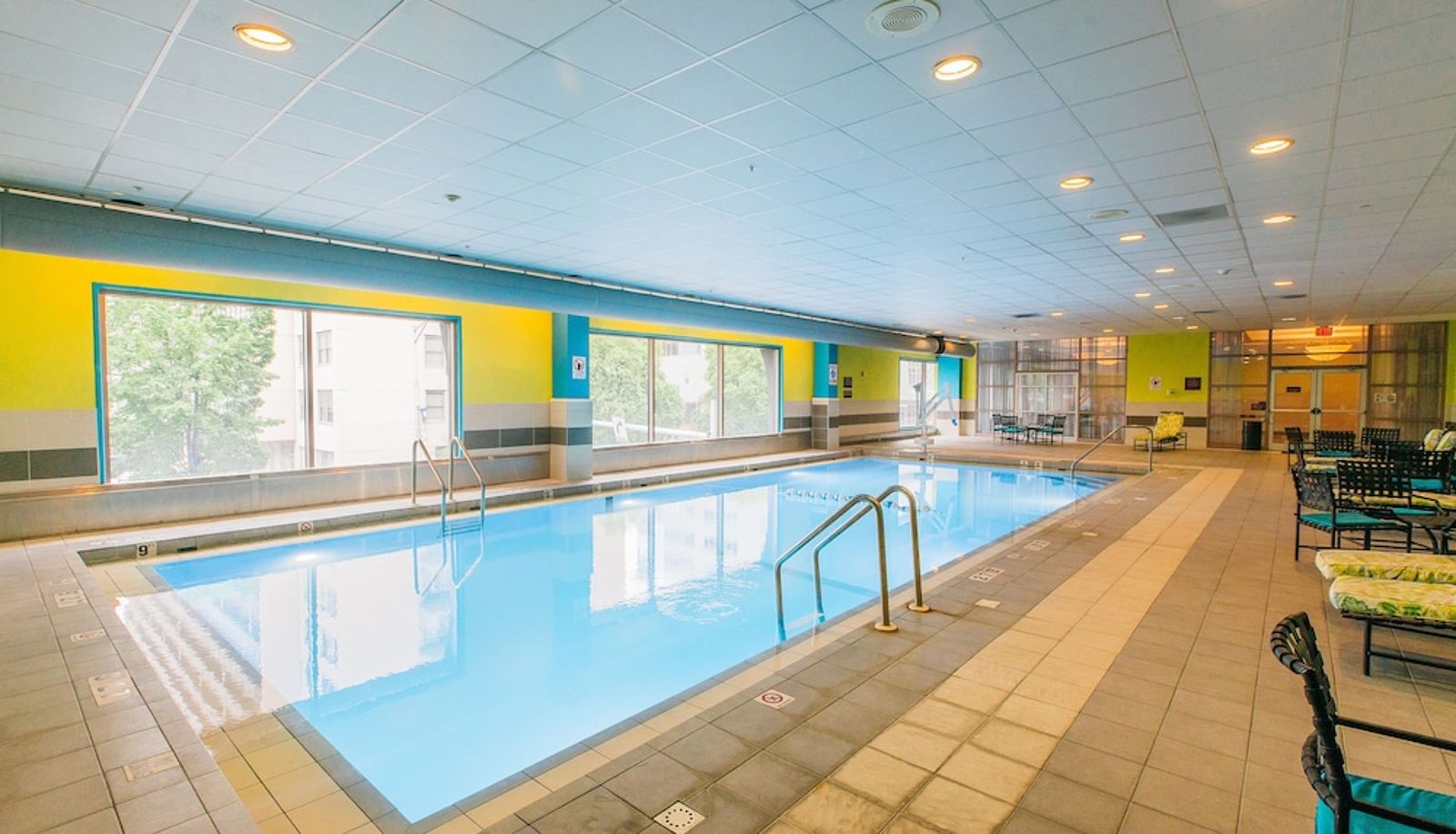 Pool - Crowne Plaza HARRISBURG-HERSHEY by IHG