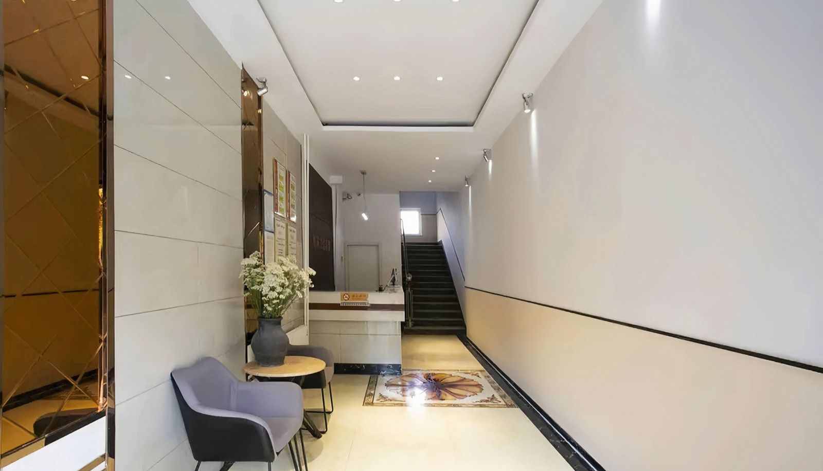 Buitenruimte van het hotel - Ward Aladdin Hotel (Mingshui Ancient City Baimaiquan Branch)